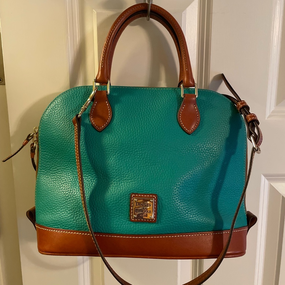 D&B zip zip satchel 💚